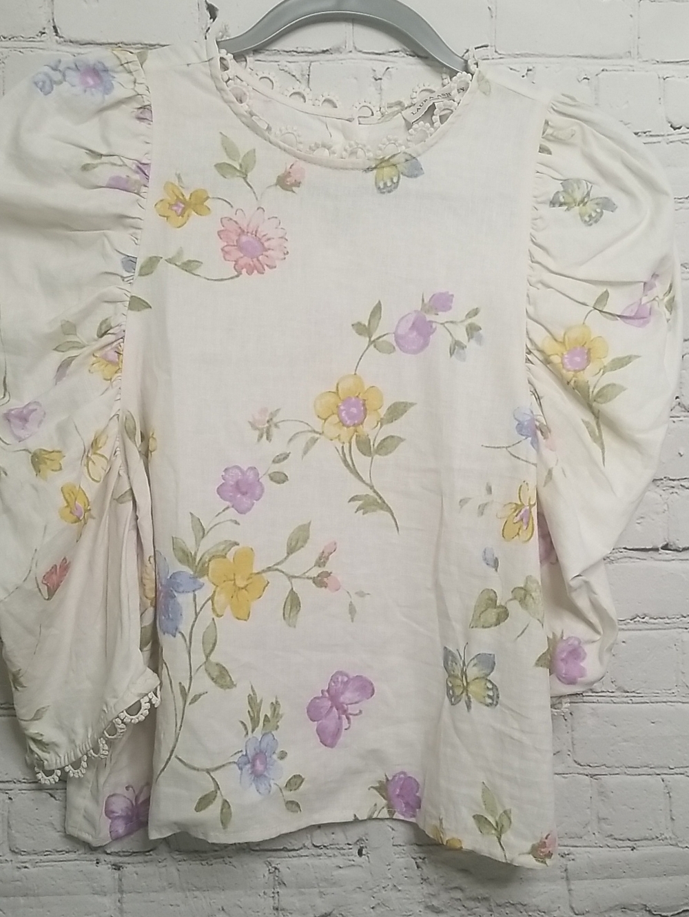 Laura Ashley womens top size Small floral on cream Mutton Leg Sleeves EUC